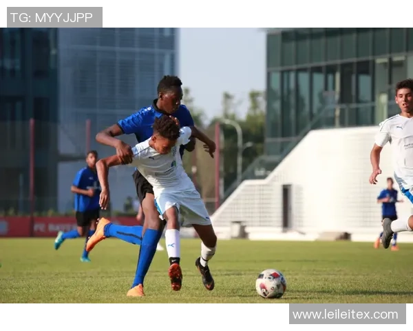 U18波兰与塞尔维亚激战正酣青少年足球赛场上的精彩对决