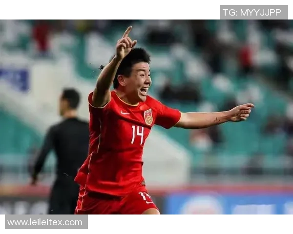 中国足球队迎战泰国队期待逆袭全力争胜展现拼搏精神 中国足球队迎战泰国队期待逆袭全力争胜展现拼搏精神