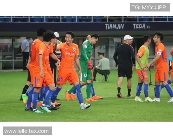 国安鲁能激战正酣视频直播全程回顾与精彩瞬间分享