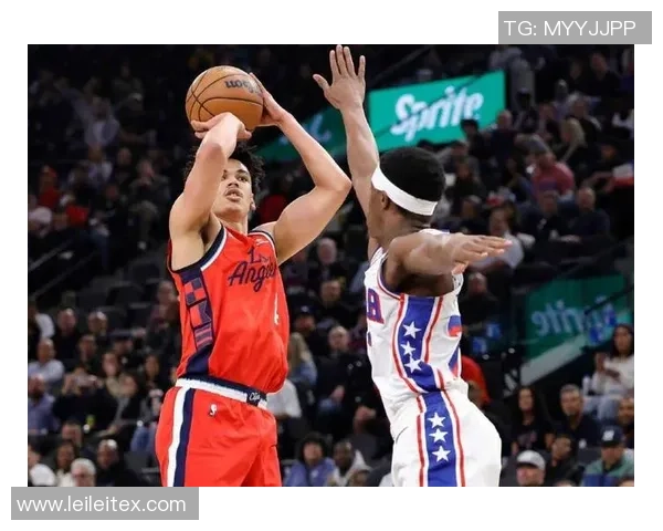 快船与勇士激战第4节精彩回顾球迷热议关键时刻与战术调整 快船与勇士激战第4节精彩回顾球迷热议关键时刻与战术调整